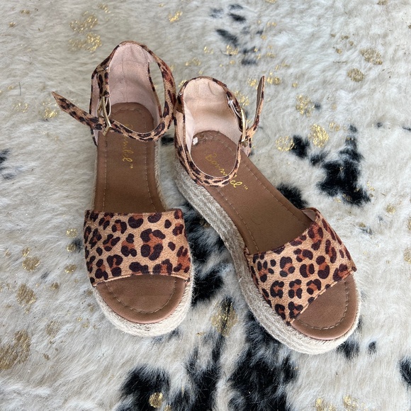 Leopard Print Platform Sandals - Picture 1 of 2